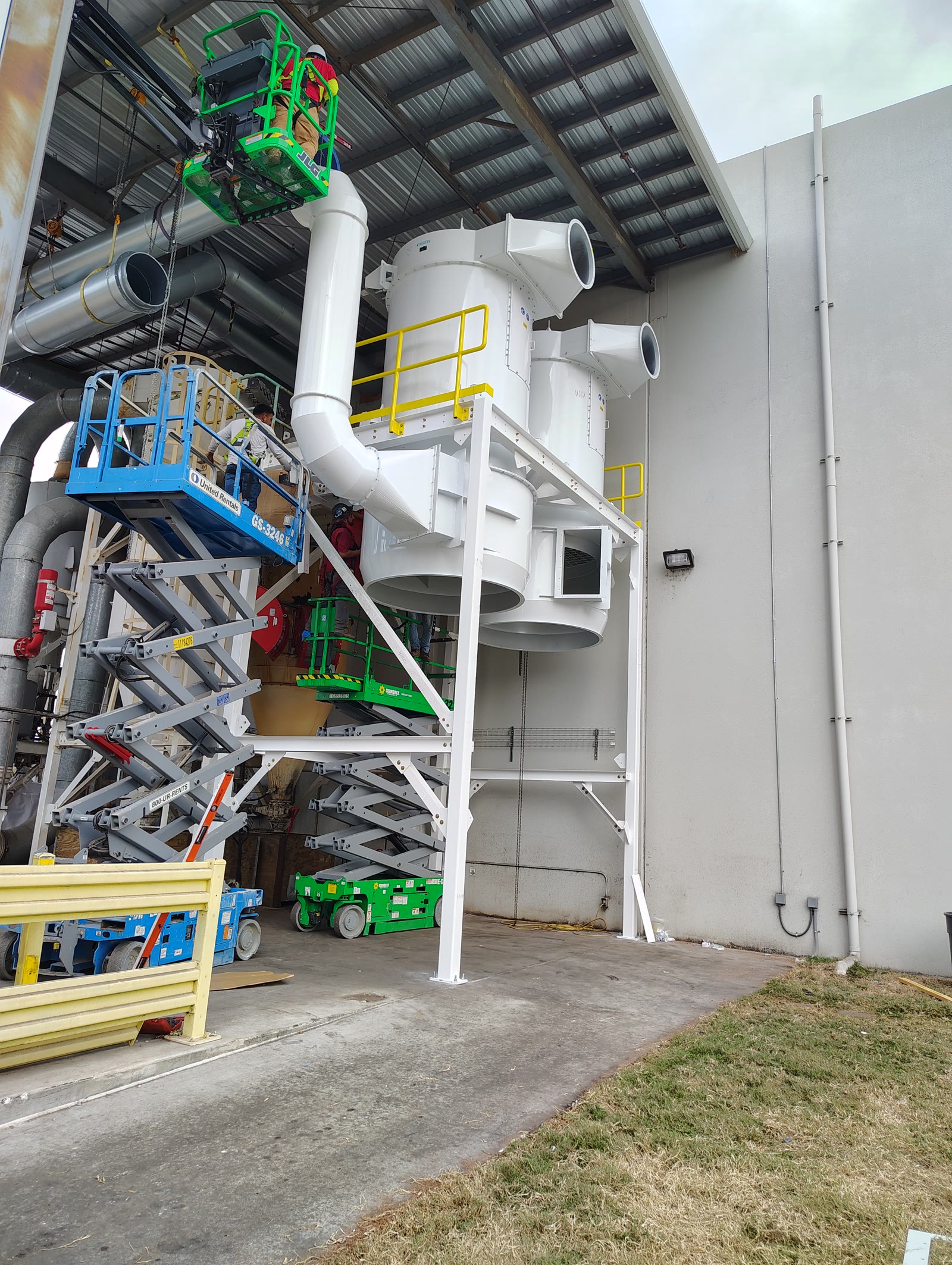 Outdoor dust collector installation